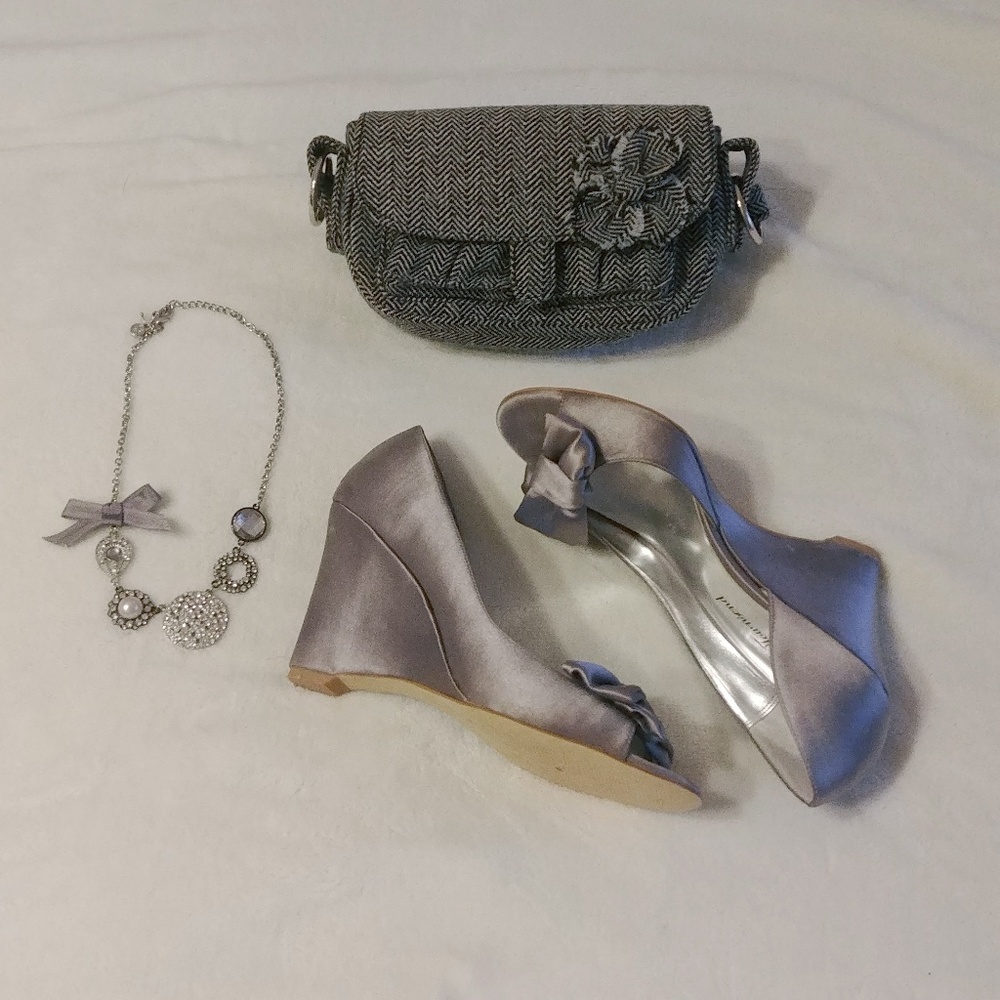 Lulu Townsend silver heels with bow - Women's size 7